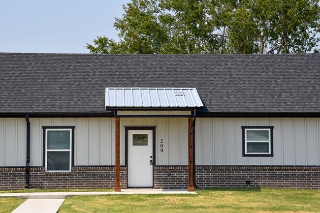 property at 1340-1340 Co Rd 2175