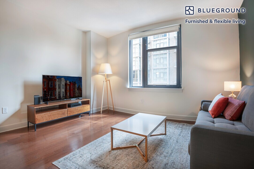 401 Massachusetts Ave NW, Unit FL6-ID38 in Washington, DC - Building Photo