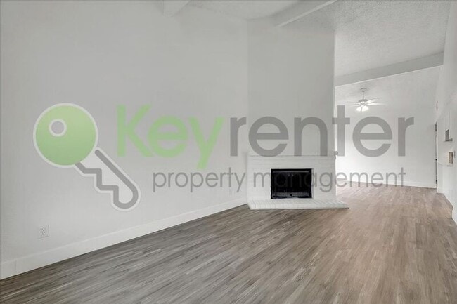 7331 Florinda Way in Sacramento, CA - Building Photo - Building Photo