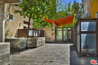 11815 Laurelwood Dr in Los Angeles, CA - Building Photo - Building Photo