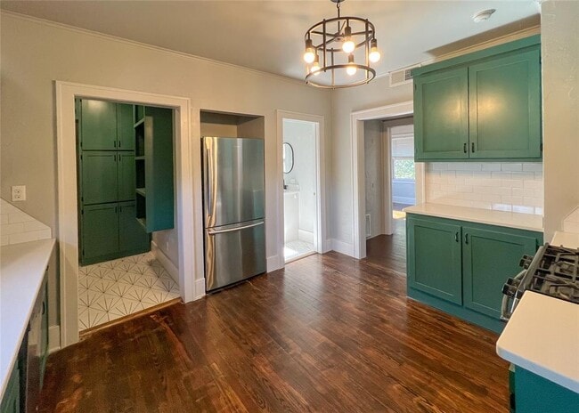 property at 1808 N Robinson Ave