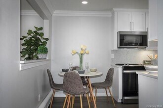 184 Cassa Loop in Holtsville, NY - Building Photo - Building Photo