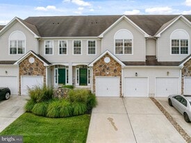 156 E Country Club Dr in Mount Holly, NJ - Building Photo