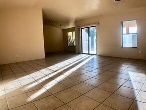 4905 Kingsway Dr in Farmington, NM - Building Photo - Building Photo
