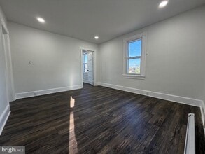 517 Bentley Ave in Beverly, NJ - Foto de edificio - Building Photo