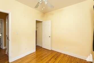 4710 N Bernard St-Unit -3WCH in Chicago, IL - Building Photo - Building Photo