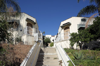 329 N Alexandria Ave in Los Angeles, CA - Building Photo - Building Photo