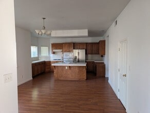 1090 E Royal Dornoch Ave in Fresno, CA - Building Photo - Building Photo