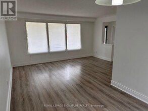 10 Marlbank Rd in Toronto, ON - Building Photo - Building Photo