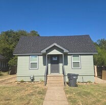 415 N 23rd St in Waco, TX - Building Photo
