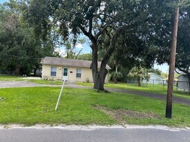 1321 E Alabama St in Plant City, FL - Building Photo