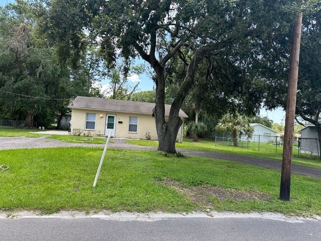 property at 1321 E Alabama St