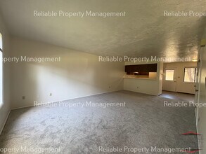 691 N Fanning Ave in Idaho Falls, ID - Building Photo - Building Photo