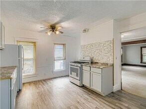 597 Geranium Ave E in St. Paul, MN - Foto de edificio - Building Photo