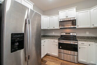 3300 Twelve Oaks Blvd in Clarksville, TN - Building Photo - Building Photo