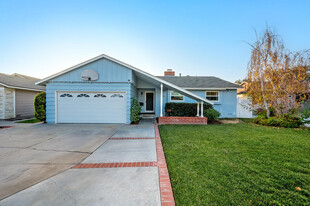 211 S Janet Pl in Fullerton, CA - Building Photo - Building Photo