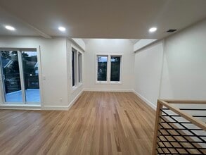 210 Waldo Pl in Englewood, NJ - Building Photo - Building Photo