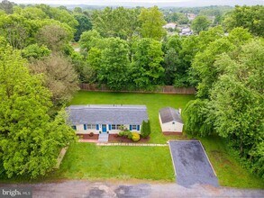 60 Killdeer Ave in Shepherdstown, WV - Building Photo - Building Photo