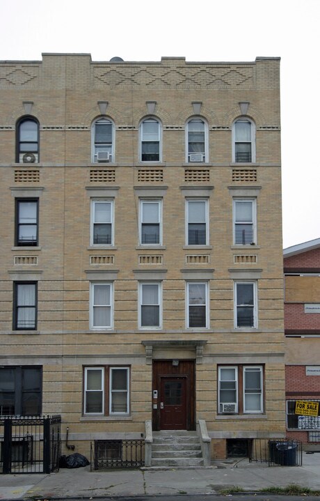 486 Kosciusko St in Brooklyn, NY - Foto de edificio