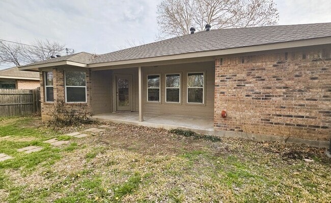 715 Hallvale Dr in White Settlement, TX - Building Photo - Building Photo