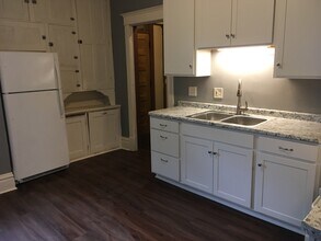 832 Jenifer St, Unit 1 in Madison, WI - Foto de edificio - Building Photo