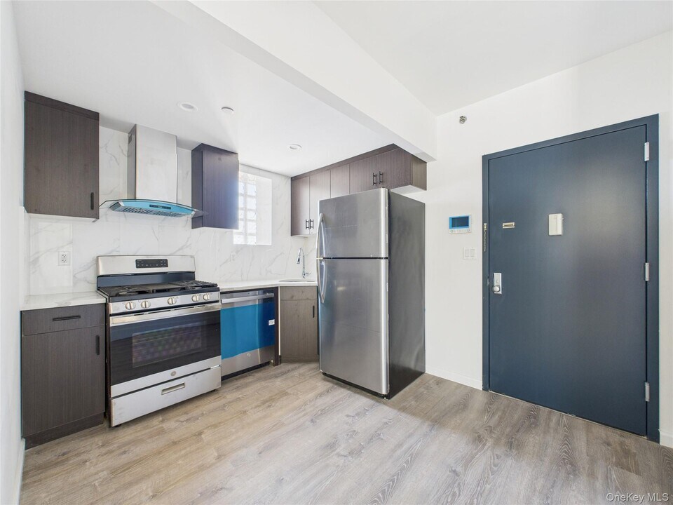 97-30 64th Ave in Queens, NY - Building Photo