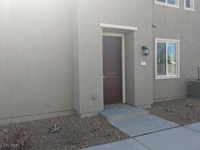 7376 N Decatur Blvd in Las Vegas, NV - Building Photo - Building Photo