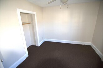 166 6th Ave in Woonsocket, RI - Building Photo - Building Photo