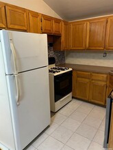 128-21 Gotham Rd-Unit -2 in Queens, NY - Foto de edificio - Building Photo