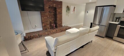 51 Q St NW, Unit B in Washington, DC - Building Photo - Building Photo