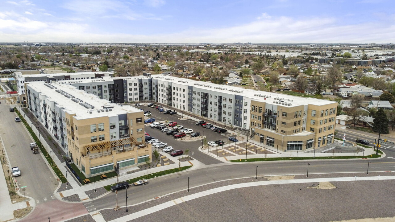 The Landing in Commerce City, CO - Building Photo