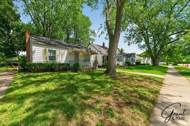 property at 7466 W Parkway St