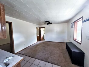 421 E 9th Ave in Mitchell, SD - Building Photo - Building Photo