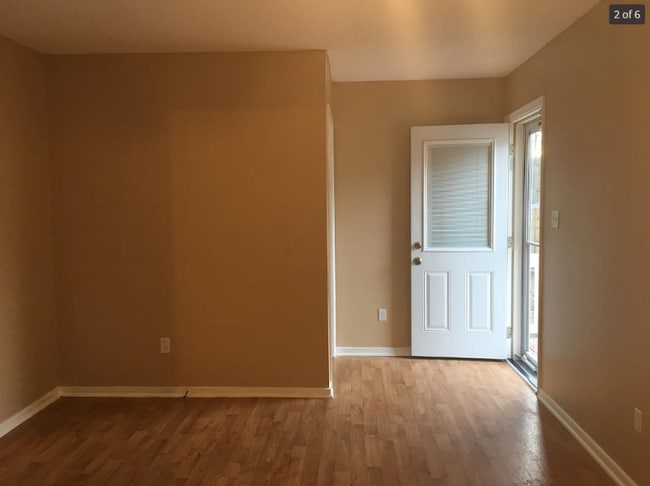 4004 Mariposa Dr in South Chesterfield, VA - Foto de edificio - Building Photo