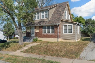 44 Blakemore Pl in St. Louis, MO - Building Photo - Building Photo