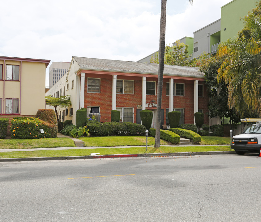 680 S Catalina St in Los Angeles, CA - Building Photo