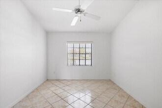 1902 SE Gaskins Cir in Port St. Lucie, FL - Building Photo - Building Photo