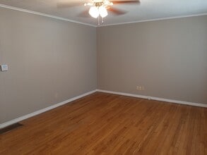 1676 E Madison St in Springfield, MO - Building Photo - Building Photo