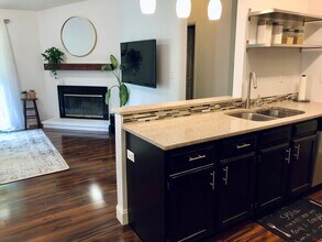 8859 Eagleview Dr, Unit 10 in West Chester, OH - Foto de edificio - Building Photo