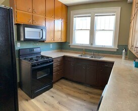 110 W Columbia Ave in Champaign, IL - Building Photo - Building Photo