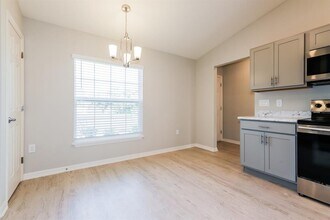 992 First Dr in Eagle Lake, FL - Building Photo - Building Photo