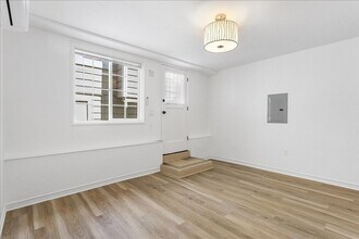 1443 Stanton St in Alameda, CA - Building Photo - Building Photo