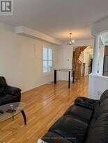 49 Everingham Cir in Brampton, ON - Building Photo