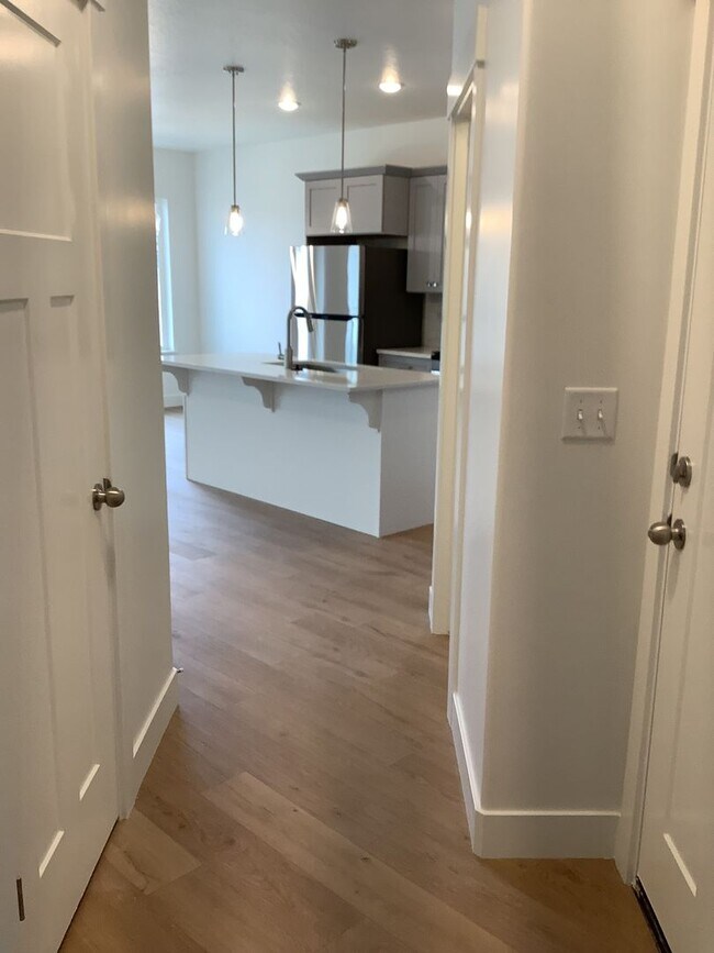 941 Portman Wy in Saratoga Springs, UT - Building Photo - Building Photo
