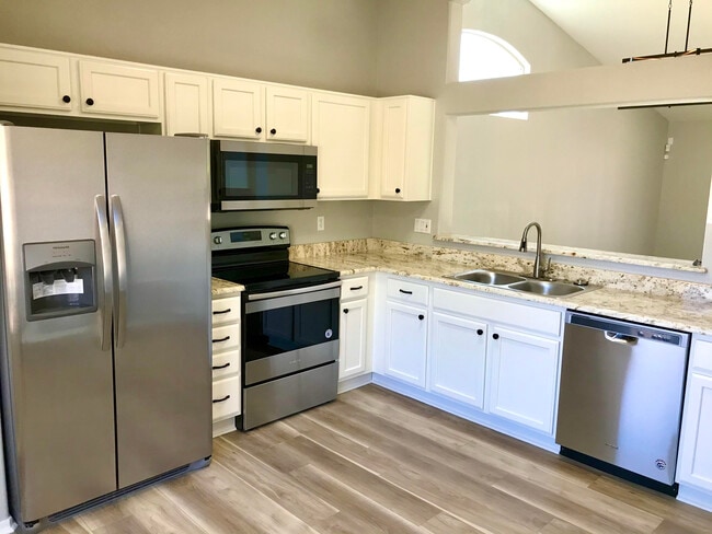 1323 W Desert Cloud Pl in Tucson, AZ - Building Photo - Building Photo