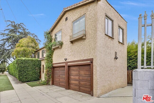 5112 Edgewood Pl in Los Angeles, CA - Building Photo - Building Photo