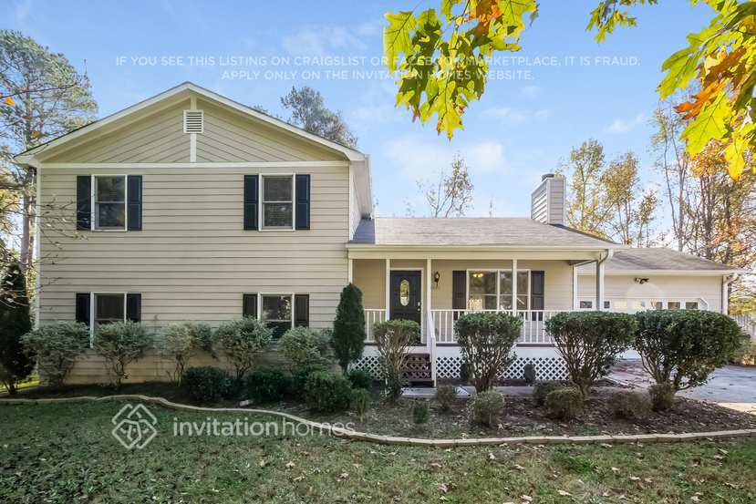 2850 Crystal Brooke Ln in Snellville, GA - Building Photo