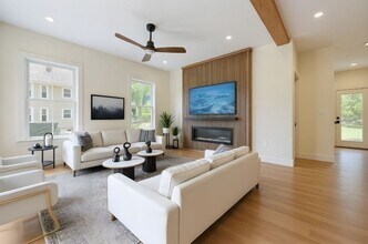 36 McKone St in Boston, MA - Foto de edificio - Building Photo