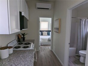 1187 N Broad St in Meriden, CT - Building Photo - Building Photo