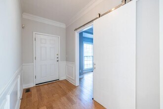 1759 Regency Park Walk in Atlanta, GA - Building Photo - Building Photo
